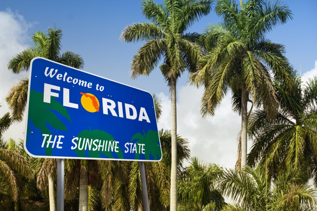 Welcome to Florida sign in the summer